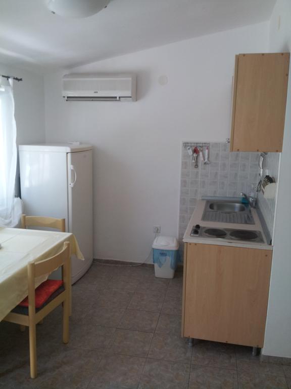 Apartment Viktor Sali Rum bild