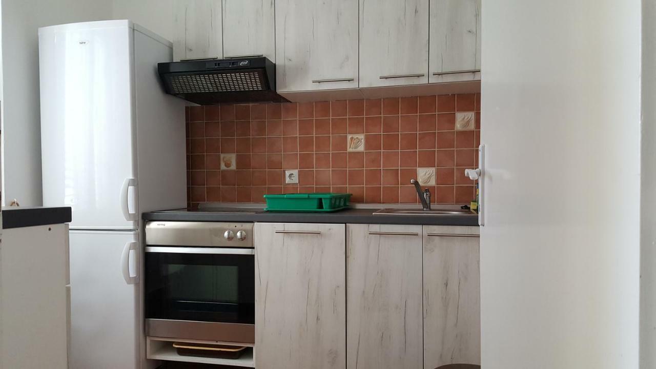 Apartment Viktor Sali Exteriör bild