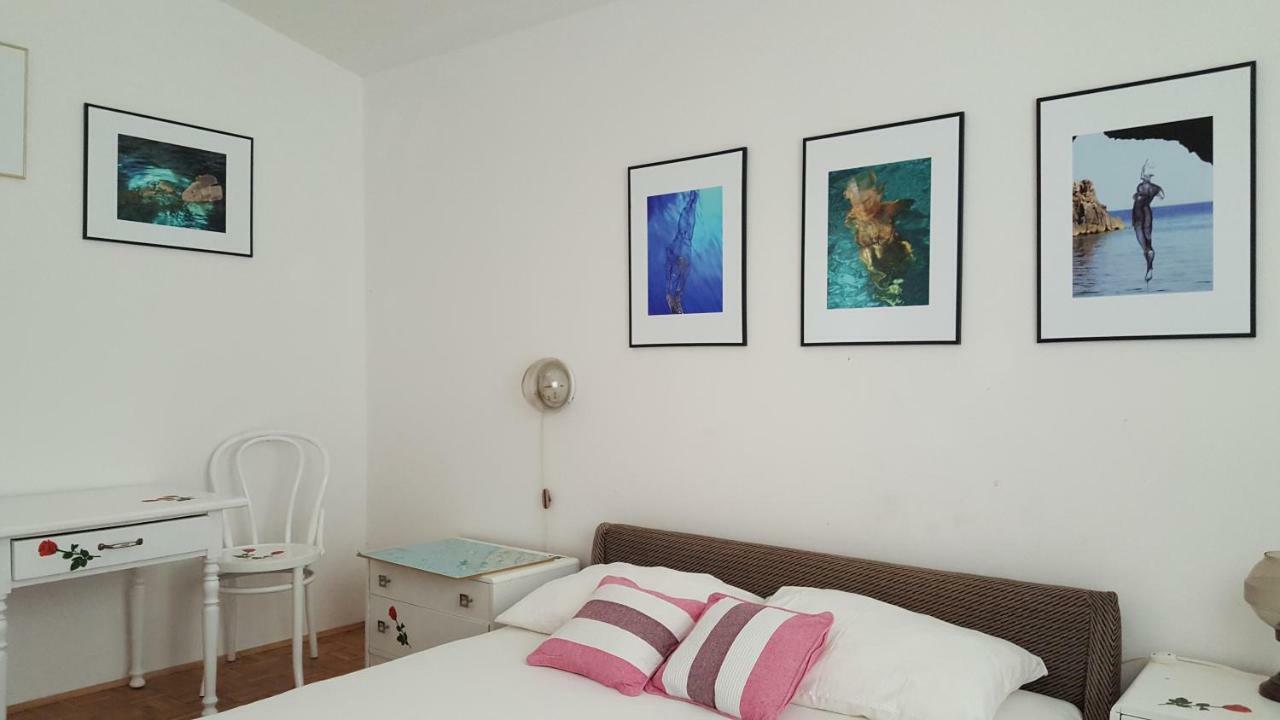 Apartment Viktor Sali Exteriör bild